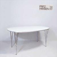 フリッツ・ハンセン【FRITZ HANSEN】デンマーク スーパー楕円テーブル(B-TABLE)